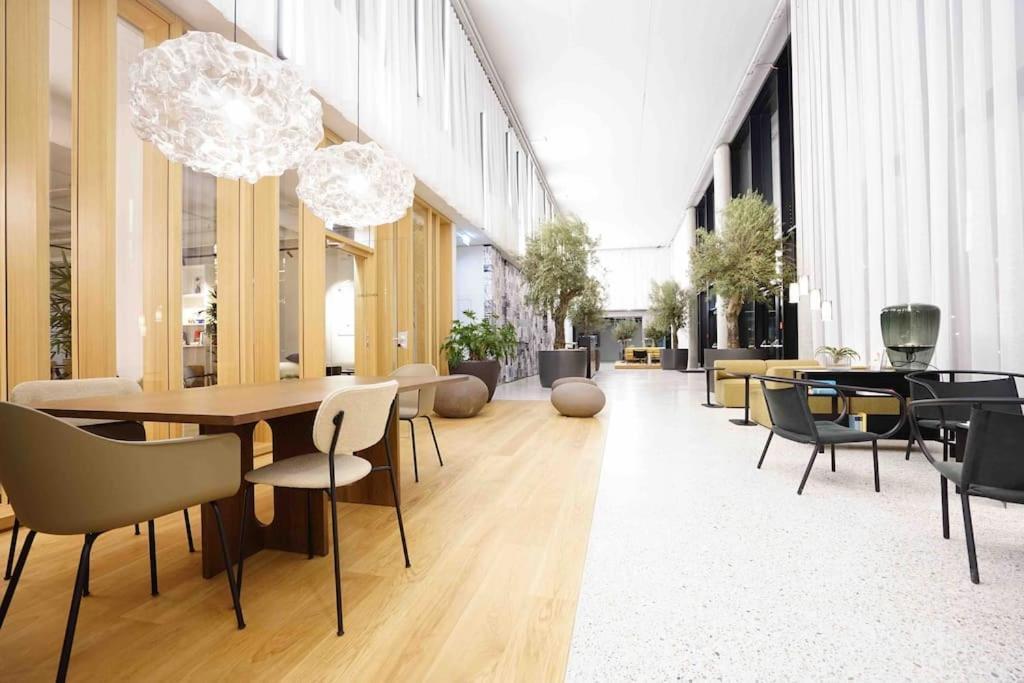 The High-Rise Condo With Pool فيينا المظهر الخارجي الصورة